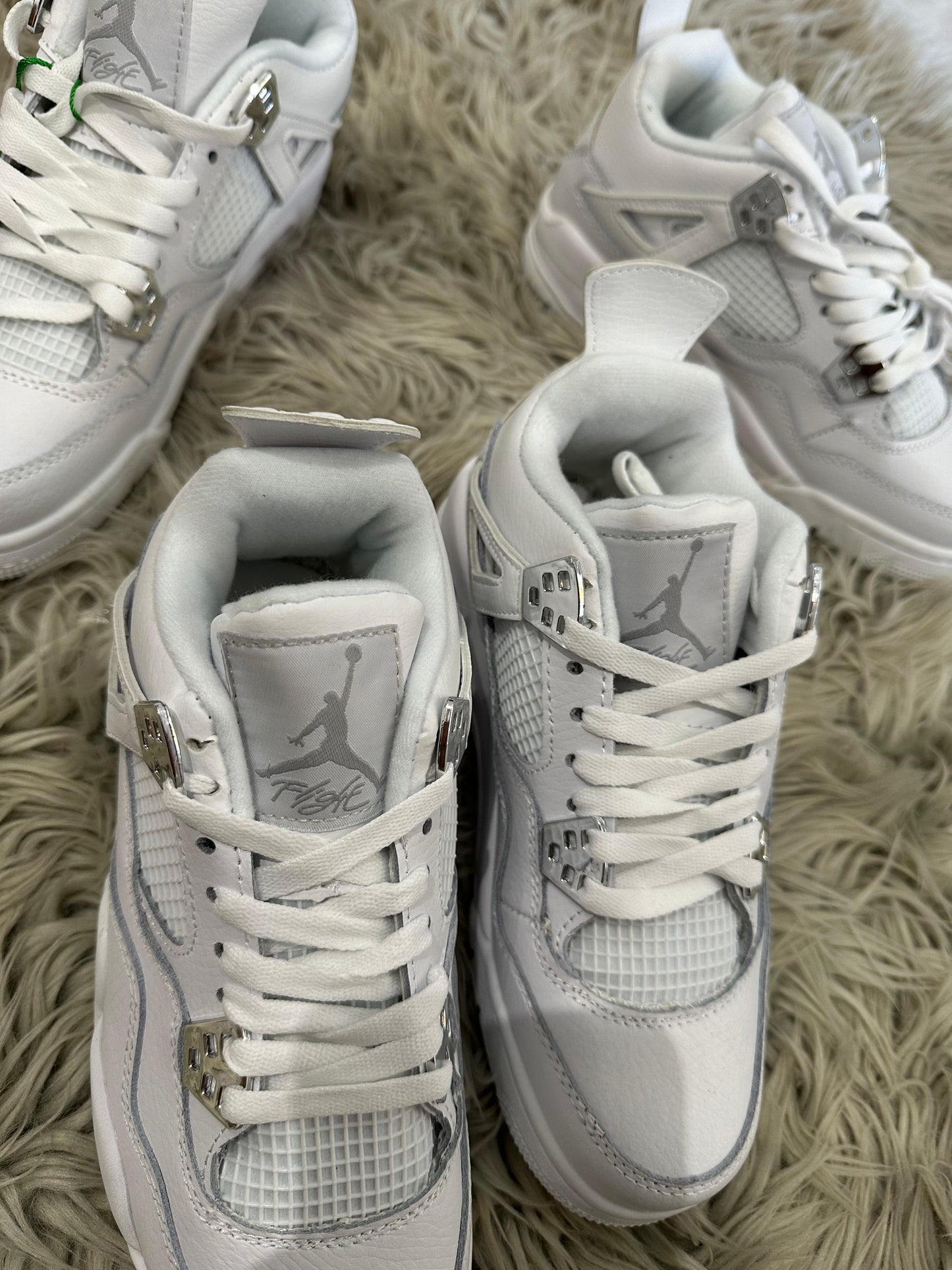 Jordan 4 Methallic White