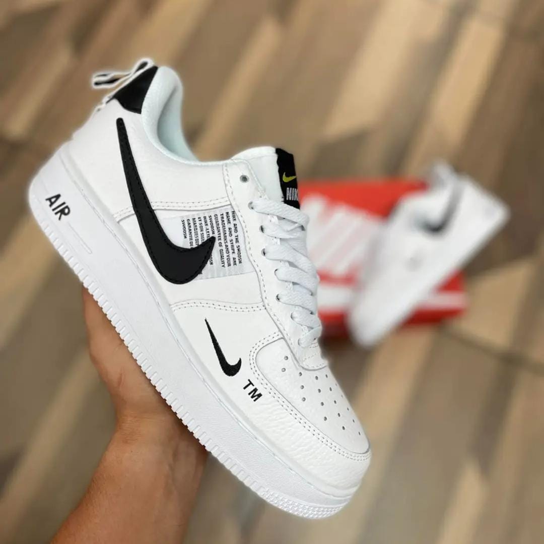 NIKE AIR FORCE 1 ’07 LV8 UTILITY TEAM